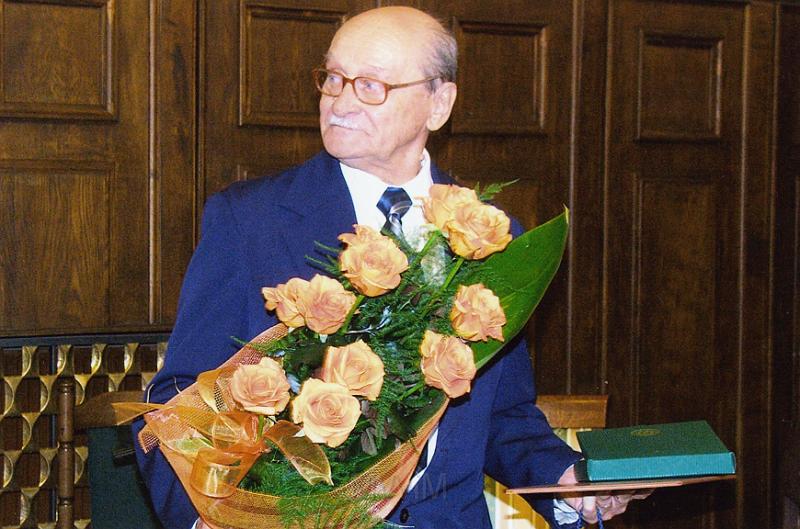 KKE 3438.jpg - Spotkanie w ratuszu w 80 rocznice urodzin. Jan Rutkowski, Olsztyn, 2007 r.